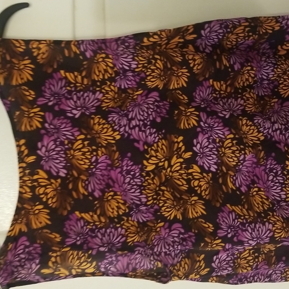 Urban Outfitters silk Top with frails at the neck - Picture 5 of 9